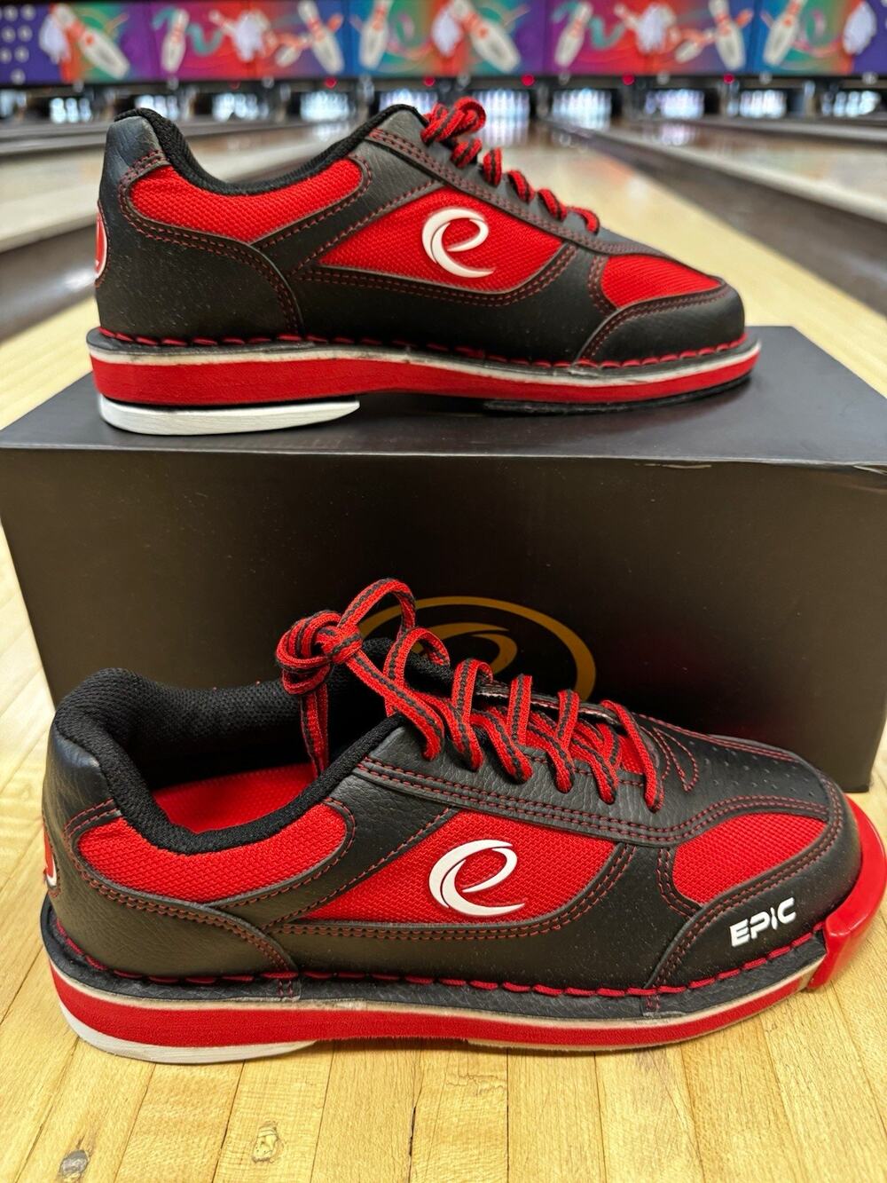 Men’s Bowling Shoes 6.5 Epic Boost T-1 Performance Right Hand Black & Red